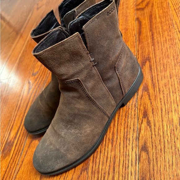 ECCO Touch 15 Women's Bootie in brown / Size 8 or 39 - Picture 2 of 9